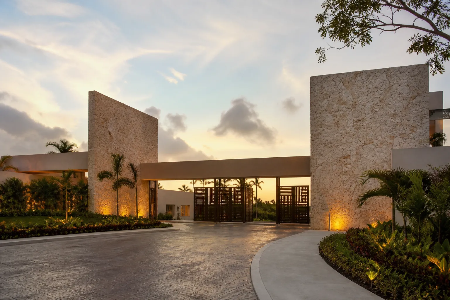 Arco de acceso de desarrollo en Cancún