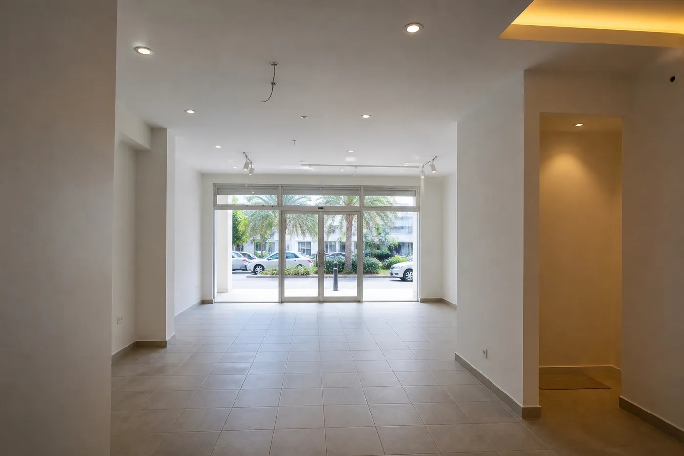 Interior del local renovado